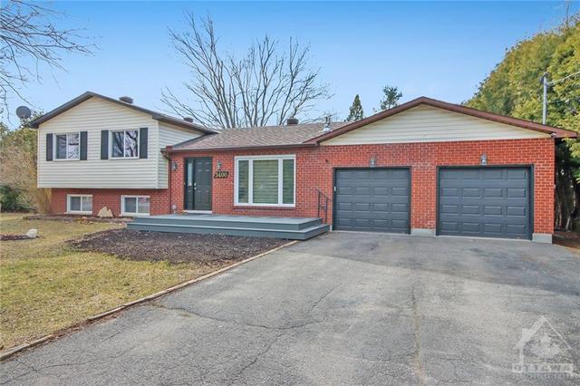 3400 Regburn Drive, House detached with 4 bedrooms, 2 bathrooms and 6 parking in Ottawa ON | Image 1