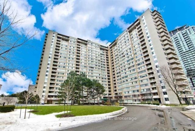2003 - 3590 Kaneff Cres, Condo with 3 bedrooms, 2 bathrooms and 1 parking in Mississauga ON | Image 1