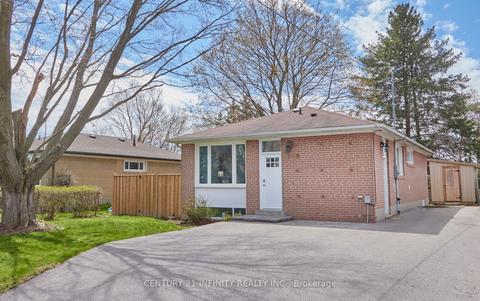 1008 Centre St N, House detached with 3 bedrooms, 2 bathrooms and 4 parking in Whitby ON | Card Image