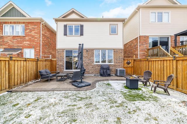 27 Rottenburg Crt N, House detached with 4 bedrooms, 4 bathrooms and 3 parking in Milton ON | Image 25