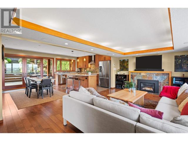 1206 Cloverley Street, House detached with 3 bedrooms, 2 bathrooms and 7 parking in North Vancouver BC | Image 8