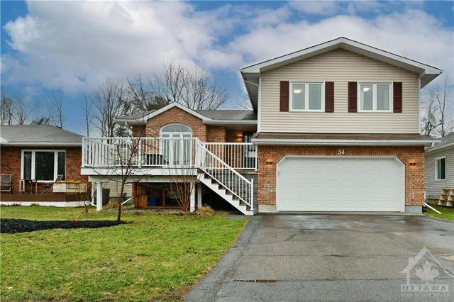 34 Fairview Crescent, House detached with 3 bedrooms, 3 bathrooms and 4 parking in Arnprior ON | Image 1