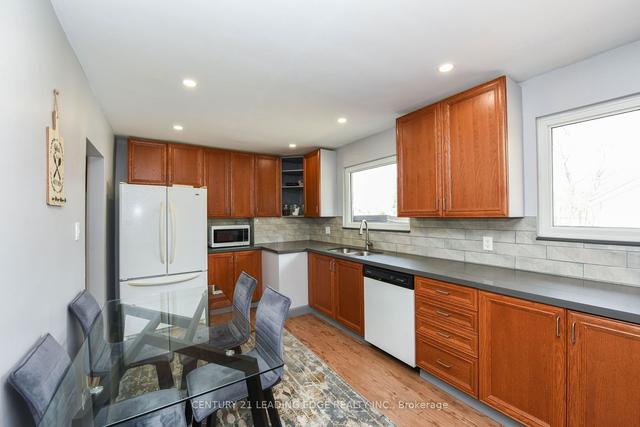 34 Paragon Rd, House detached with 3 bedrooms, 2 bathrooms and 7 parking in Toronto ON | Image 3