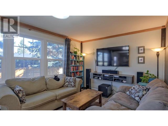1702 Coates Avenue, House detached with 3 bedrooms, 2 bathrooms and 4 parking in Kelowna BC | Image 14