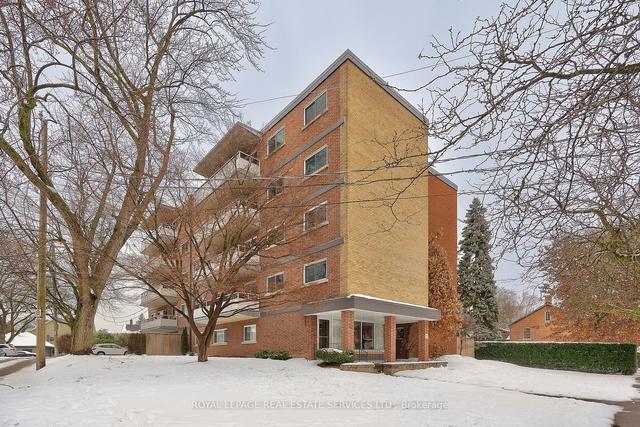 103 - 14 Norris Pl, Condo with 3 bedrooms, 2 bathrooms and 1 parking in St. Catharines ON | Image 1
