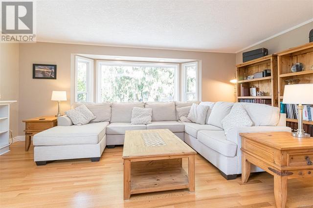 772 Treanor Ave, House detached with 5 bedrooms, 4 bathrooms and 6 parking in Langford BC | Image 8