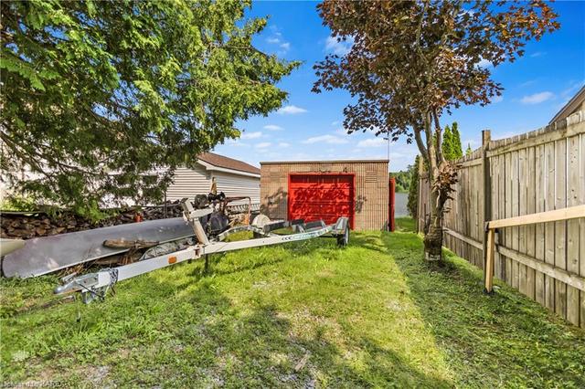 3327 Loughborough Drive, House detached with 4 bedrooms, 2 bathrooms and 4 parking in Kingston ON | Image 39