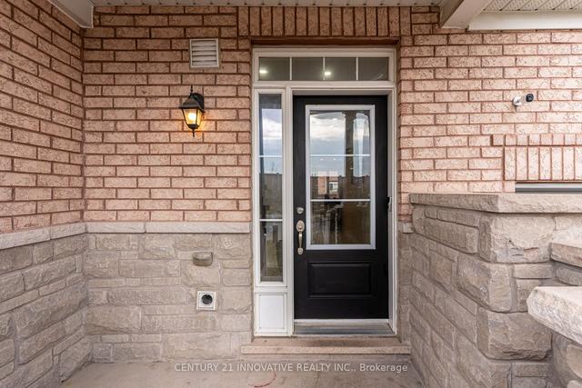 875 Transom Cres, House attached with 3 bedrooms, 4 bathrooms and 3 parking in Milton ON | Image 12