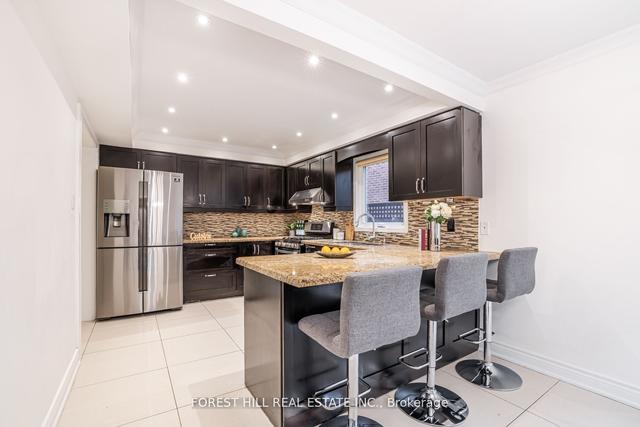 79 Canterbury Crt, House detached with 4 bedrooms, 4 bathrooms and 6 parking in Richmond Hill ON | Image 15