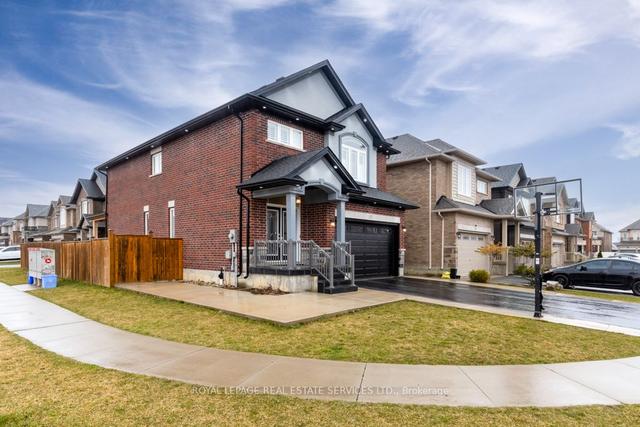 17 Narbonne Cres, House detached with 4 bedrooms, 3 bathrooms and 4 parking in Hamilton ON | Image 23