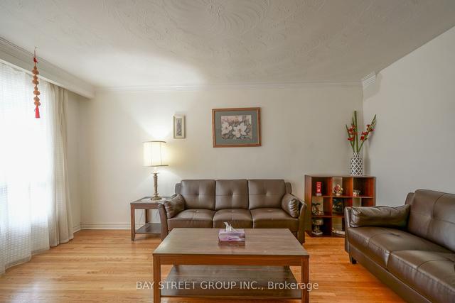 8 Iangrove Terr, House attached with 4 bedrooms, 2 bathrooms and 4 parking in Toronto ON | Image 24