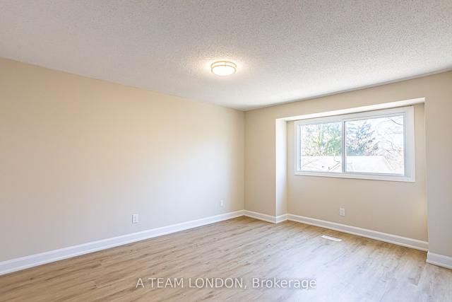 76 - 35 Waterman Ave, Townhouse with 3 bedrooms, 2 bathrooms and 2 parking in London ON | Image 16