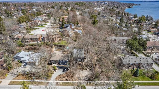 33 St Vincent St, House detached with 3 bedrooms, 3 bathrooms and 5 parking in Barrie ON | Image 30