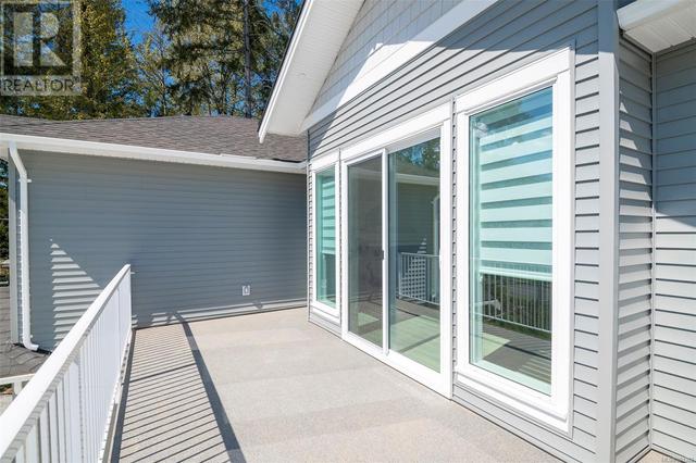 2466 Rosstown Rd, House detached with 6 bedrooms, 4 bathrooms and 2 parking in Nanaimo BC | Image 27