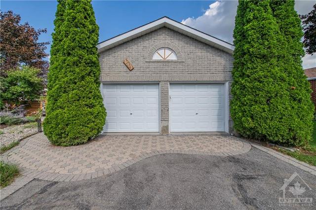 1501 Shawinigan Street, House detached with 4 bedrooms, 4 bathrooms and 6 parking in Ottawa ON | Image 2