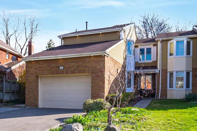 4222 Martlen Cres, House semidetached with 3 bedrooms, 4 bathrooms and 5 parking in Mississauga ON | Image 1