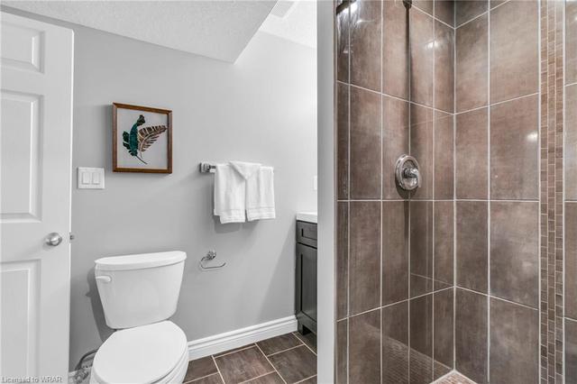 8 Oakes Crescent, House detached with 4 bedrooms, 3 bathrooms and 3 parking in Guelph ON | Image 32
