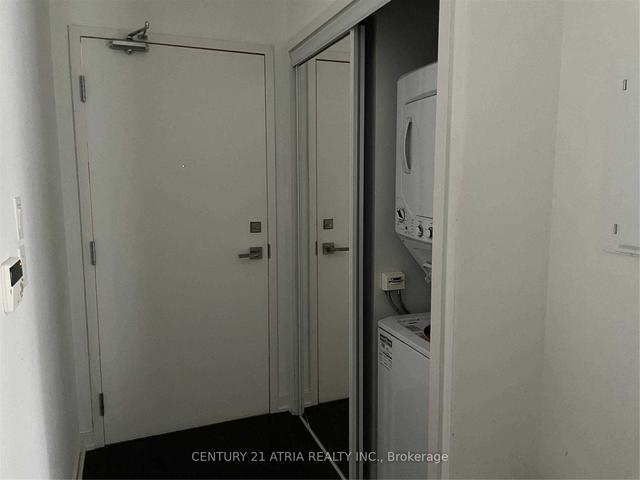 1702 - 12 York St, Condo with 2 bedrooms, 2 bathrooms and 1 parking in Toronto ON | Image 7