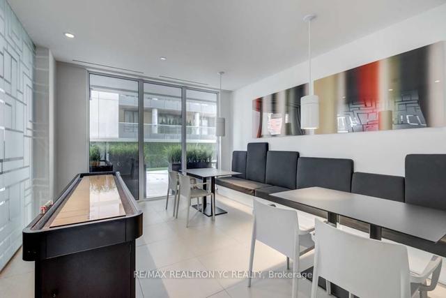 2301 - 68 Shuter St, Condo with 1 bedrooms, 1 bathrooms and 0 parking in Toronto ON | Image 9