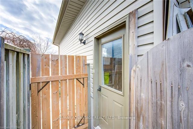 58 Sunrise Cres, House detached with 3 bedrooms, 2 bathrooms and 3 parking in London ON | Image 21