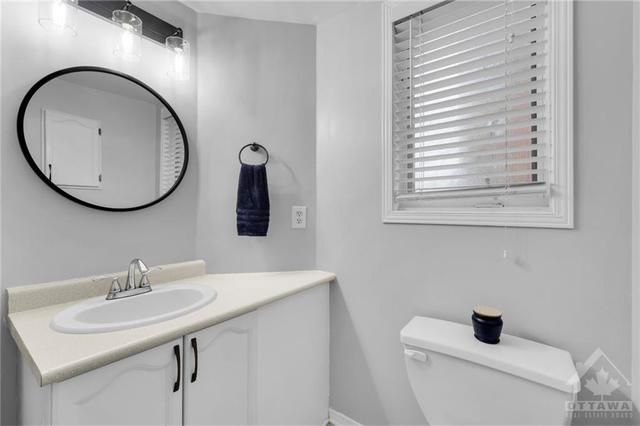 8 Barnsley Private, Townhouse with 3 bedrooms, 2 bathrooms and 1 parking in Ottawa ON | Image 22