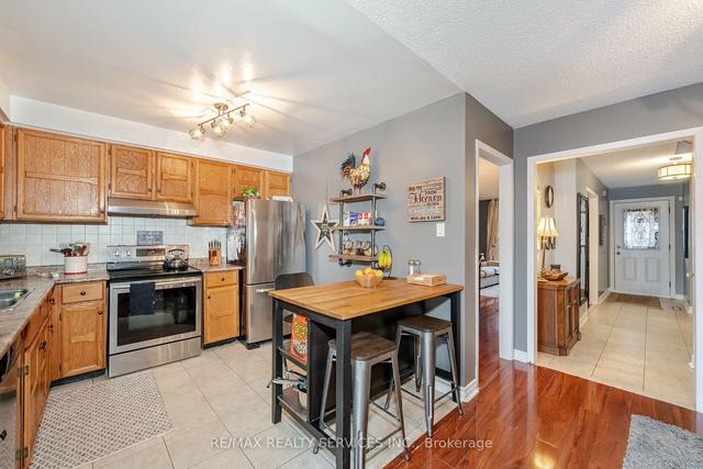 57 Dumfries Ave, House attached with 3 bedrooms, 4 bathrooms and 4 parking in Brampton ON | Image 3
