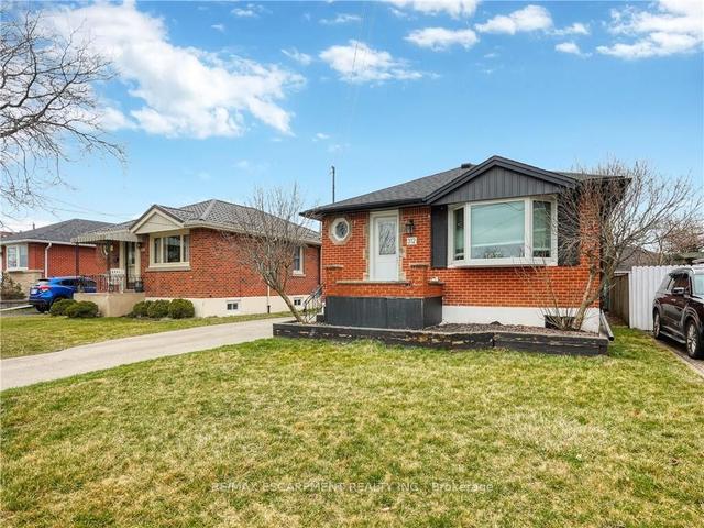 312 East 45th St, House detached with 3 bedrooms, 2 bathrooms and 3 parking in Hamilton ON | Image 1