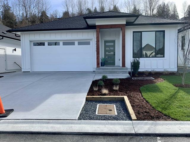 3 - 46450 Bedford Parkway, House detached with 2 bedrooms, 3 bathrooms and null parking in Chilliwack BC | Image 1