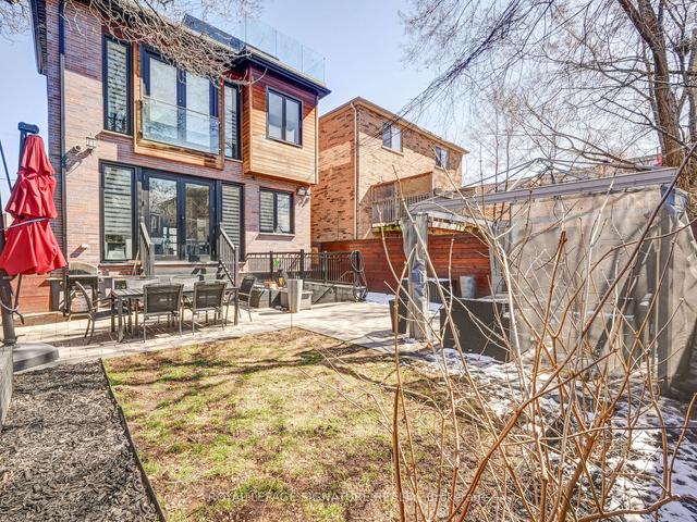 662 Willard Ave, House detached with 3 bedrooms, 4 bathrooms and 3 parking in Toronto ON | Image 14