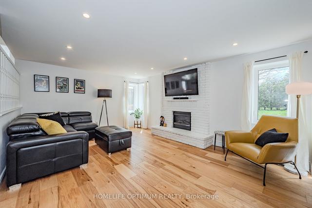 30 Burton Rd, House detached with 3 bedrooms, 2 bathrooms and 3 parking in Guelph ON | Image 9