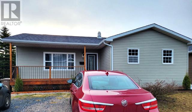 53 Shamrock Crescent, House detached with 5 bedrooms, 3 bathrooms and null parking in Corner Brook NL | Image 2