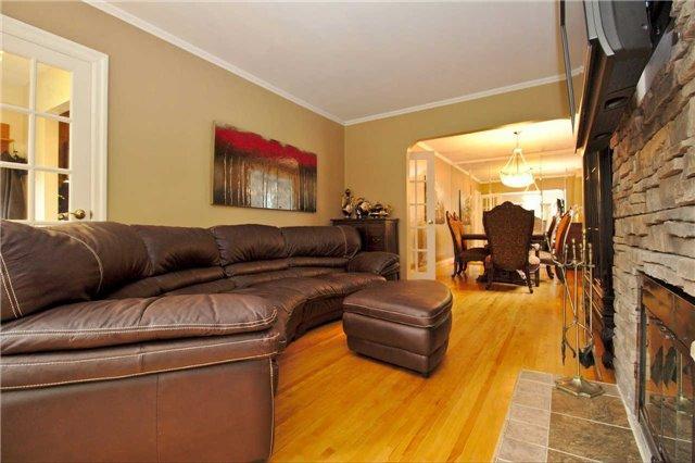 34 White Birch Rd, House detached with 3 bedrooms, 3 bathrooms and 3 parking in Toronto ON | Image 8