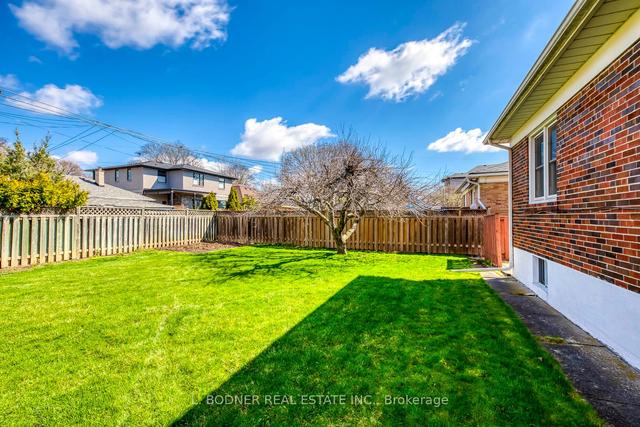 22 Burwood Rd, House detached with 3 bedrooms, 3 bathrooms and 3 parking in Toronto ON | Image 20