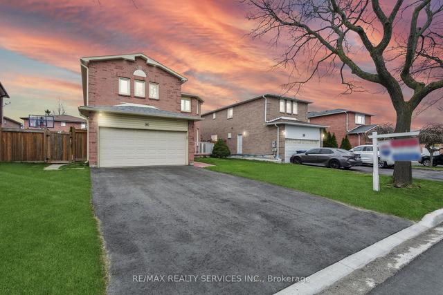 36 Smye Crt, House detached with 4 bedrooms, 4 bathrooms and 6 parking in Brampton ON | Image 12