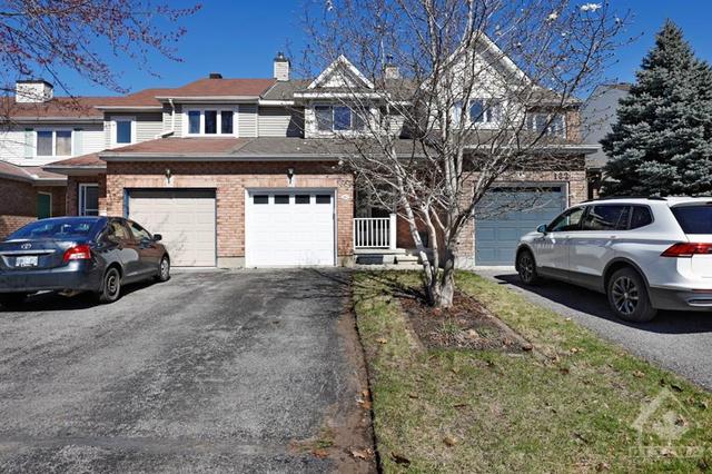 180 Markland Crescent, Townhouse with 3 bedrooms, 3 bathrooms and 3 parking in Ottawa ON | Image 1