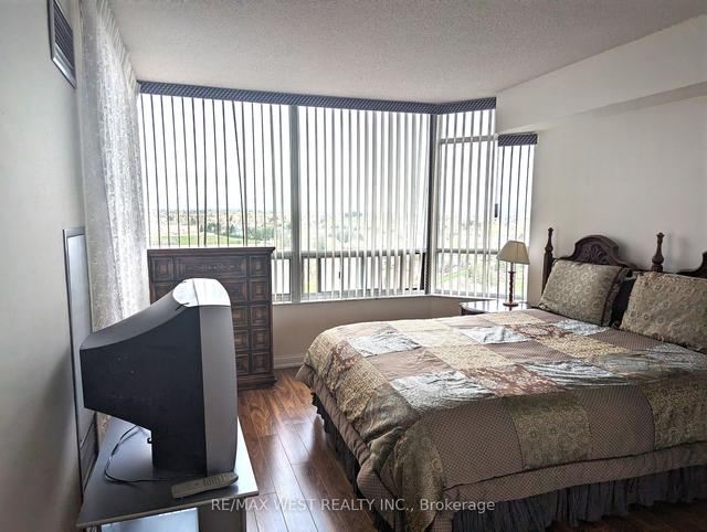 1205 - 24 Hanover Rd, Condo with 1 bedrooms, 1 bathrooms and 1 parking in Brampton ON | Image 7