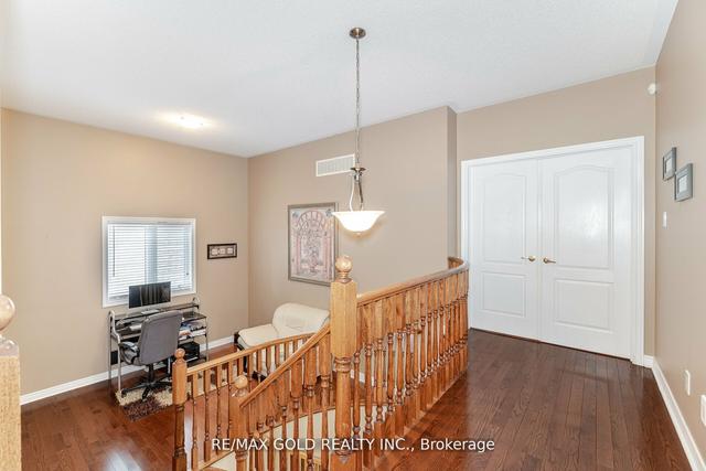 36 Quatro Cres, House detached with 4 bedrooms, 5 bathrooms and 6 parking in Brampton ON | Image 16