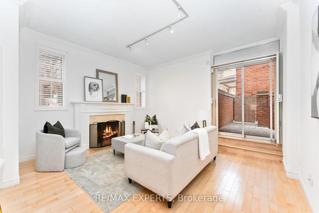 1 - 52 St Nicholas St, Townhouse with 1 bedrooms, 2 bathrooms and 2 parking in Toronto ON | Image 6