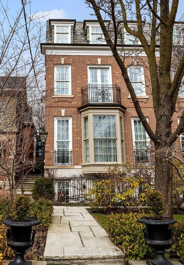22 Farnham Ave, House semidetached with 3 bedrooms, 7 bathrooms and 4 parking in Toronto ON | Image 12
