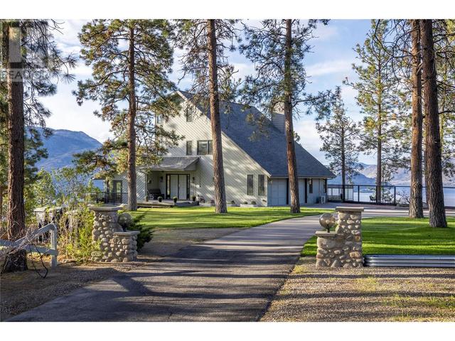 3943 Trepanier Heights Place, House detached with 5 bedrooms, 2 bathrooms and 8 parking in Peachland BC | Image 2