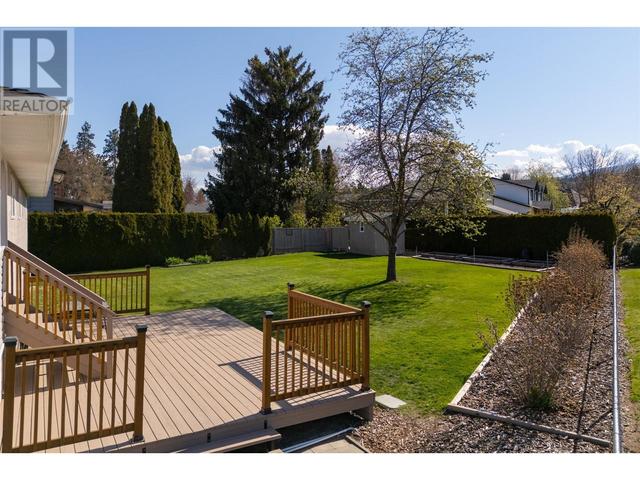 4447 Pinegrove Road, House detached with 5 bedrooms, 2 bathrooms and 4 parking in Kelowna BC | Image 11
