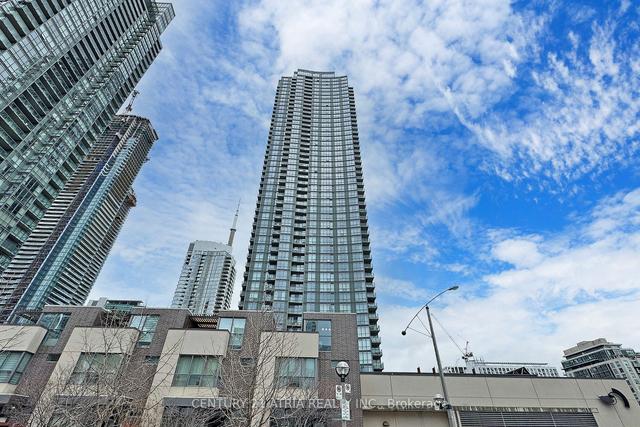 4015 - 11 Brunel Crt, Condo with 2 bedrooms, 2 bathrooms and 1 parking in Toronto ON | Image 1
