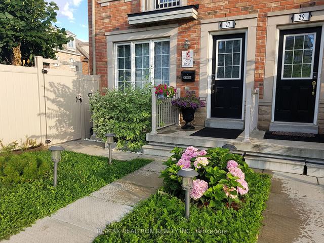 27 Sergio Marchi St, House attached with 3 bedrooms, 4 bathrooms and 2 parking in Toronto ON | Image 33