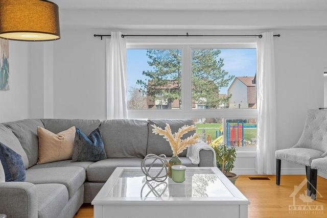 d - 25 Forester Crescent, Townhouse with 3 bedrooms, 2 bathrooms and 1 parking in Ottawa ON | Image 13