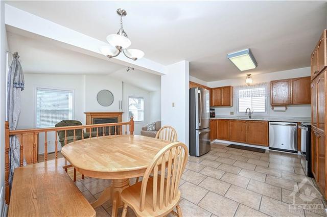 1914 Leclair Crescent, House detached with 3 bedrooms, 3 bathrooms and 4 parking in Ottawa ON | Image 10