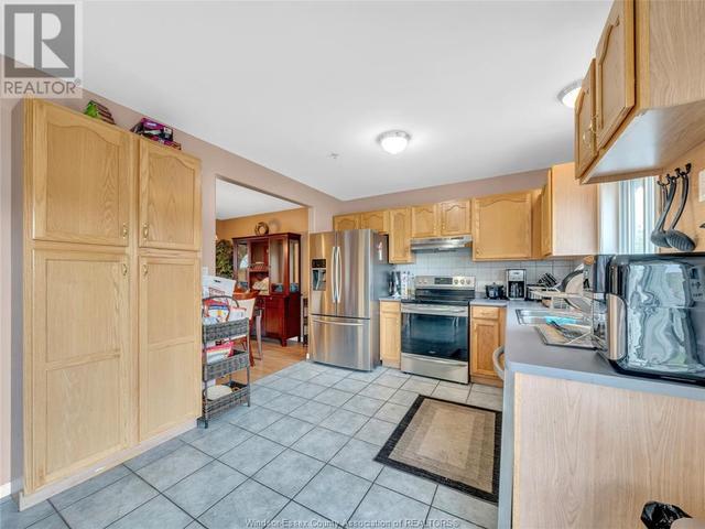 4005 Maple Leaf Crescent, House detached with 4 bedrooms, 2 bathrooms and null parking in Windsor ON | Image 12