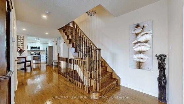 27 Sergio Marchi St, House attached with 3 bedrooms, 4 bathrooms and 2 parking in Toronto ON | Image 2