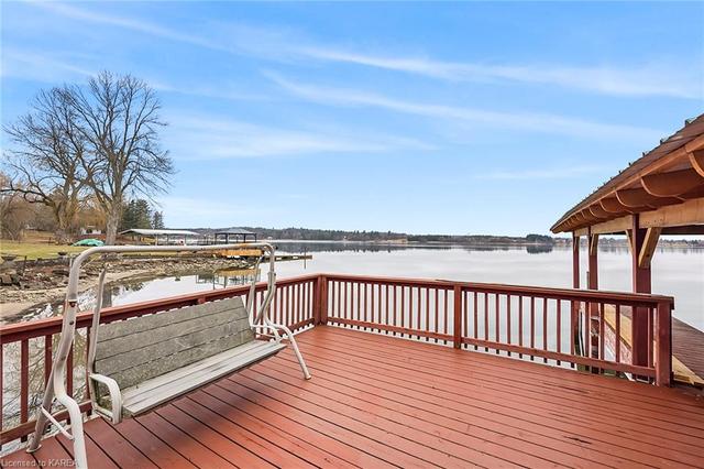 1 Leavis Shores, House detached with 2 bedrooms, 3 bathrooms and 6 parking in Frontenac Islands ON | Image 4