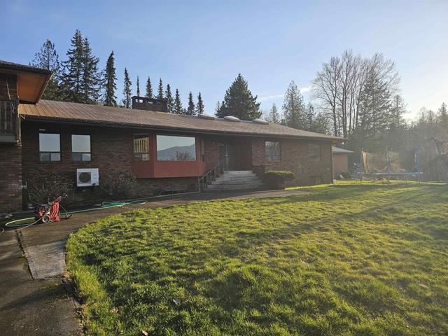 3441 Robinson Road, House detached with 4 bedrooms, 6 bathrooms and null parking in Chilliwack BC | Image 1