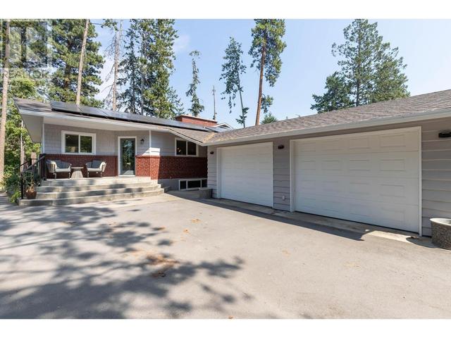2455 Maquinna Road, House detached with 6 bedrooms, 4 bathrooms and 4 parking in Kelowna BC | Image 56